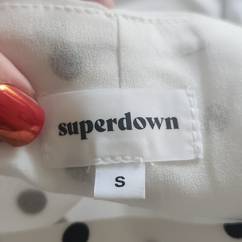 Superdown Yasmin Tie Back Crop Top In White & Black Small - Picture 9 of 13